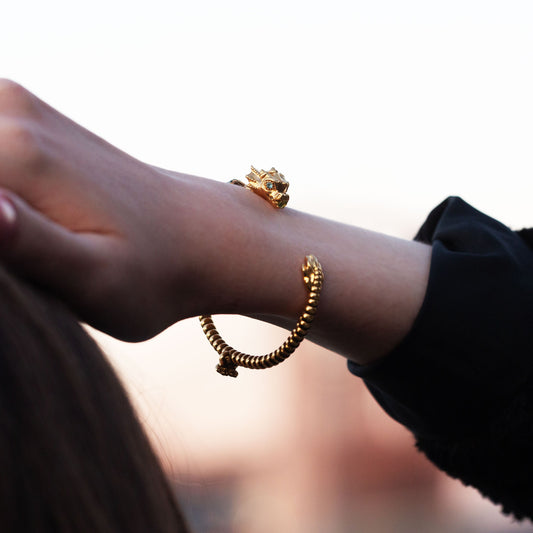 La Dragonne Bangle / 18K Gold & Sapphire Necklaces - Price on Request