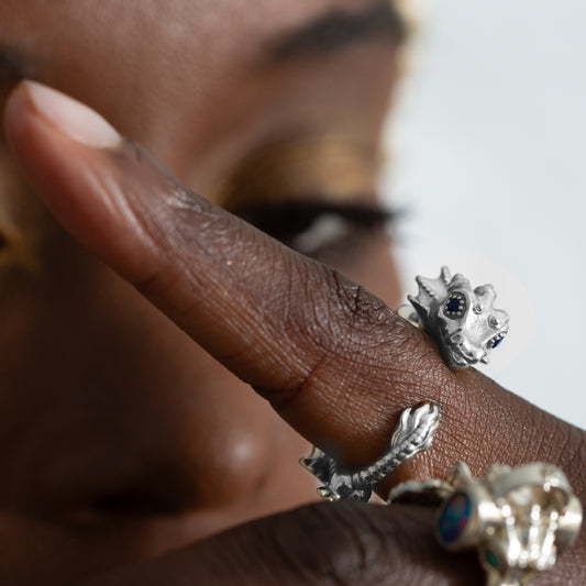 La Dragonne Mini Ring / Silver & Plain Collar