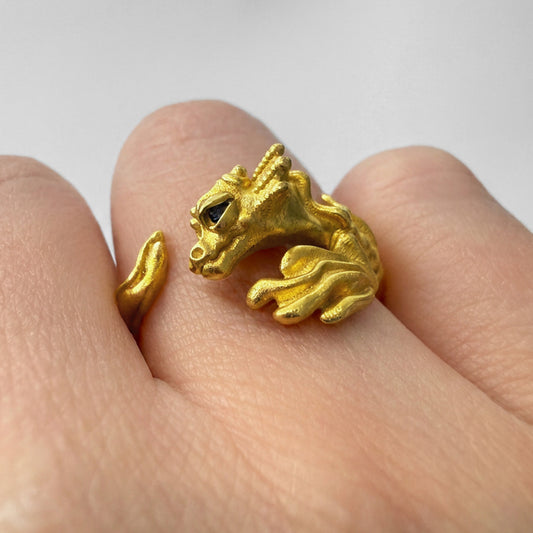 La Petite Dragonne Sleepy / 18K Gold Ring & Standing Sculpture
